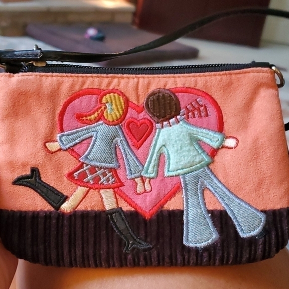 FRIENDS - LOVE ONE ANOTHER Little Purse - Picture 1 of 6